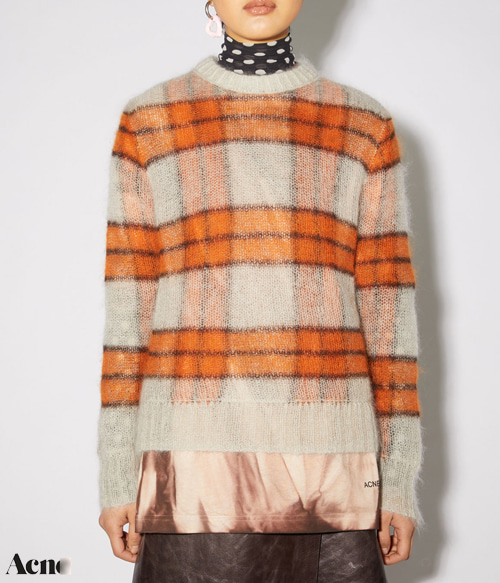 Acn* check sweater ;색감도 클래식한 몽글몽글 스웨터!!