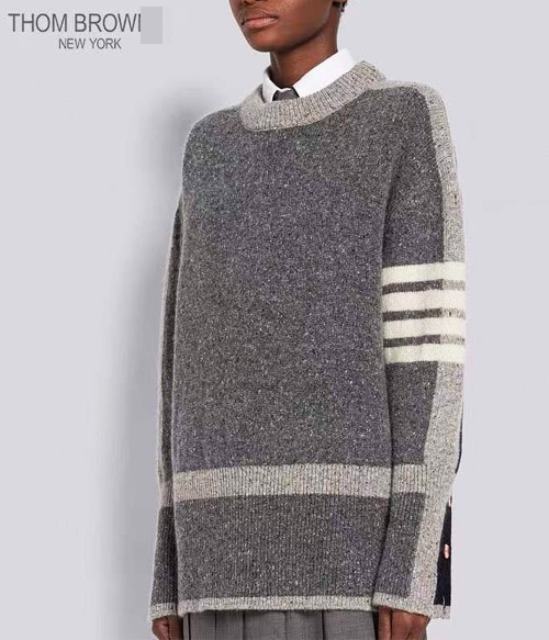 THOM BROWN*  wool sweater ;보카시 디자인으로 더욱 세련된 스탠다드 스웨터!!