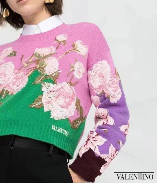 valentin* flower sweater ;색감까지 러블리한 자수스웨터~하체도 길어보여요^^